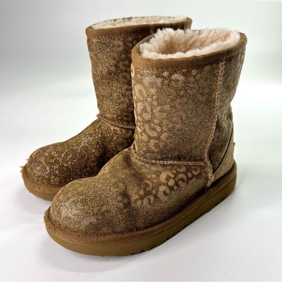 UGG Classic II Kids Glitter Leopard Boots Chestnut 13 - Picture 2 of 14